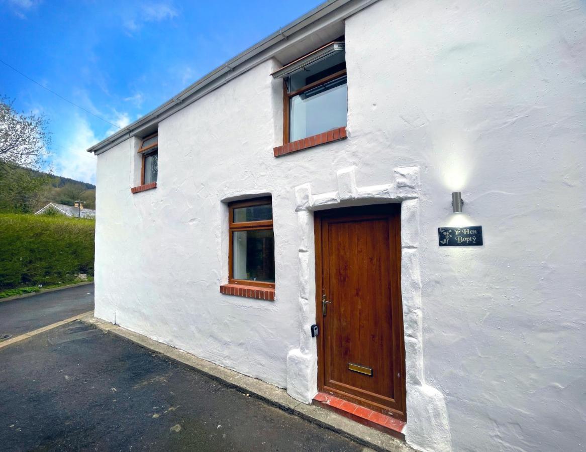 Villa Yr Hen Bopty Pontypridd Exterior foto